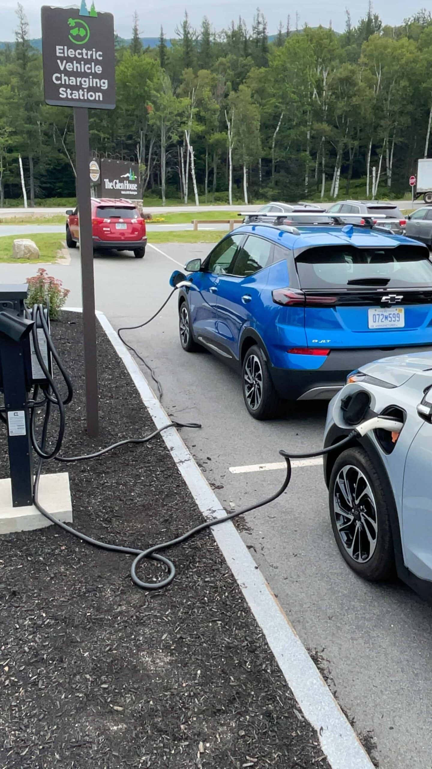 Chevrolet Bolt EUV 2022 charging station